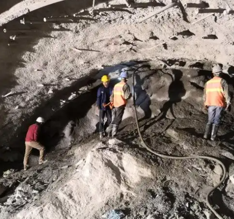 泉港拱顶带模注浆料的施工流程及注意事项